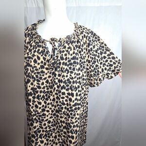 Liz Claiborne Woman Animal Print‎ Short Sleeve Peasant Top Size 1X NWOT